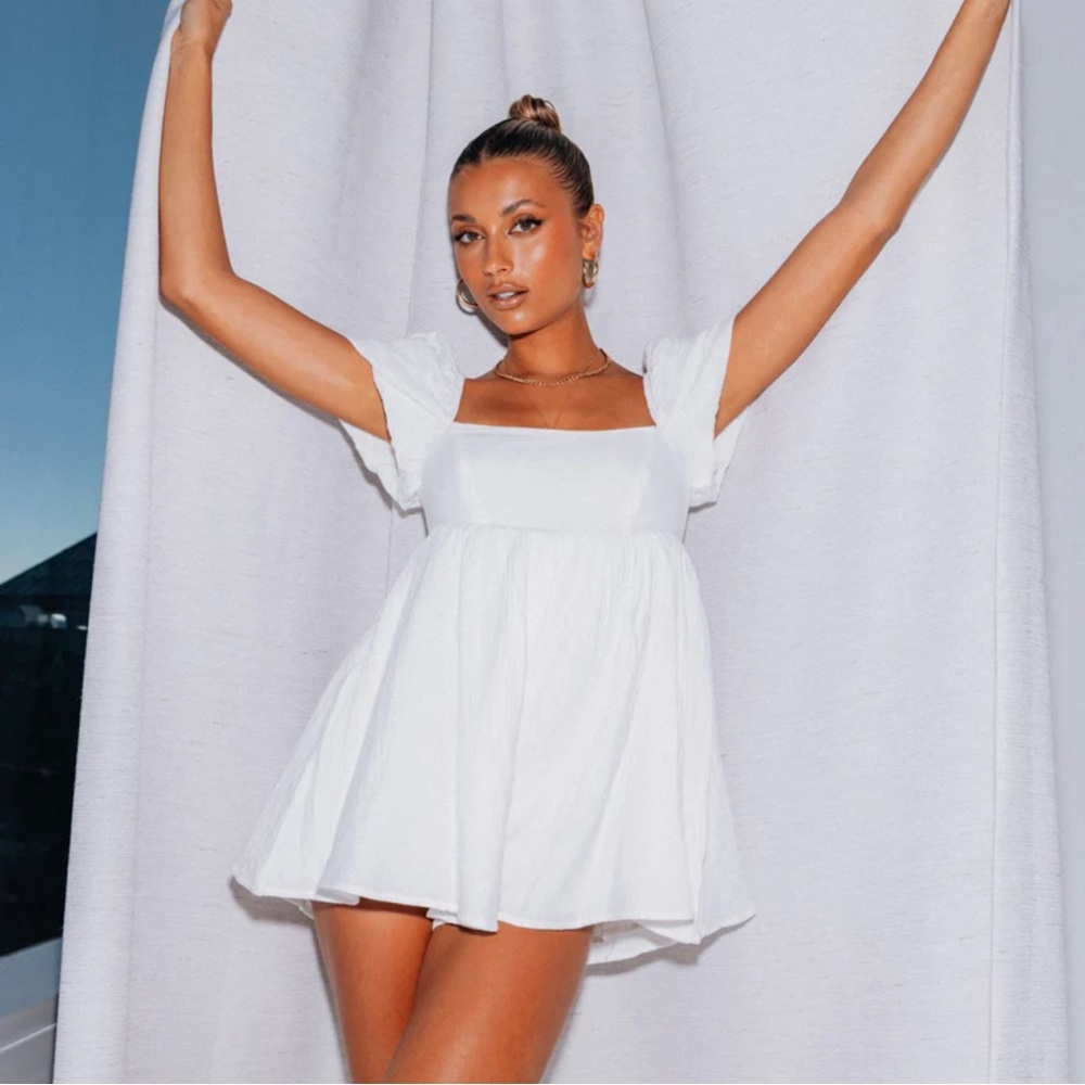 ✨BNWOT Princess Polly White Lorna Romper in a Size US 6